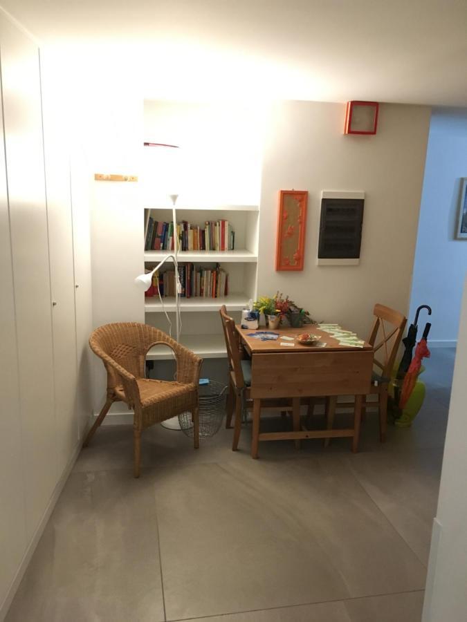 Like Apartment *